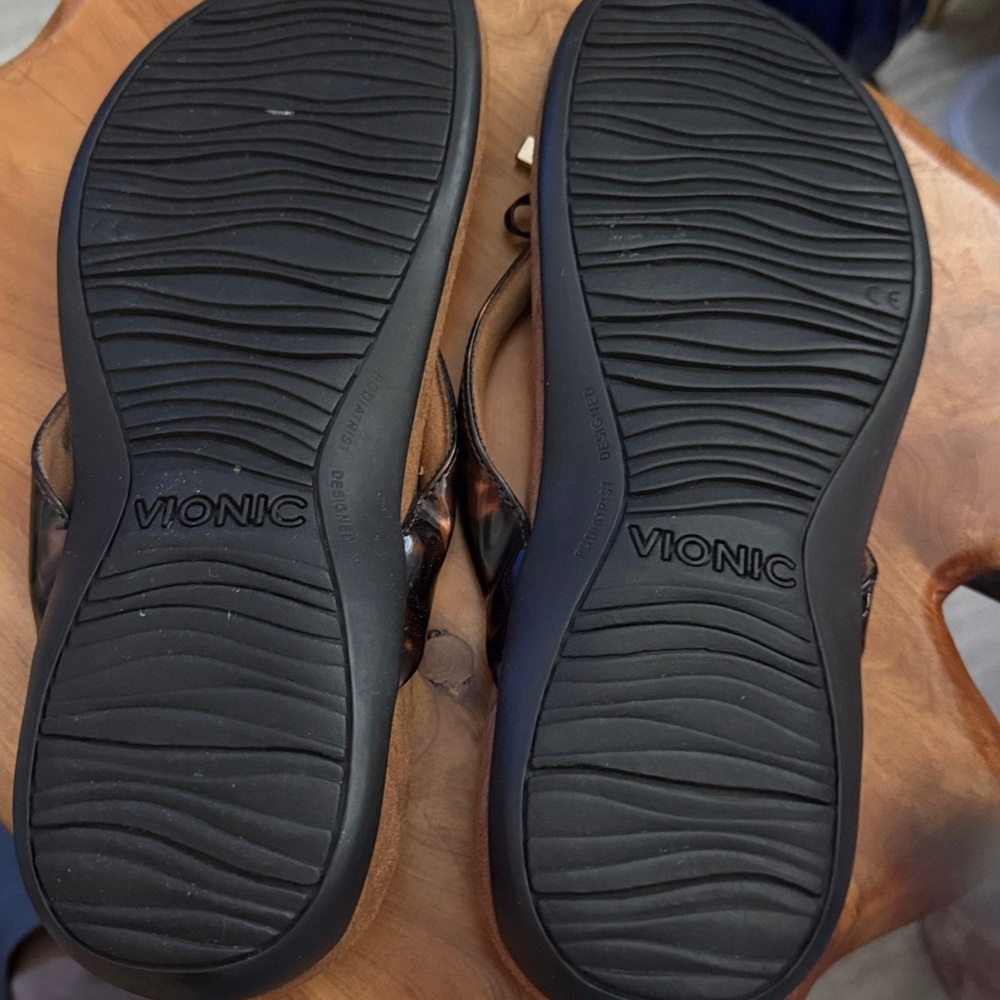 Vionic Women's Tortoise Shell Sandals - image 3